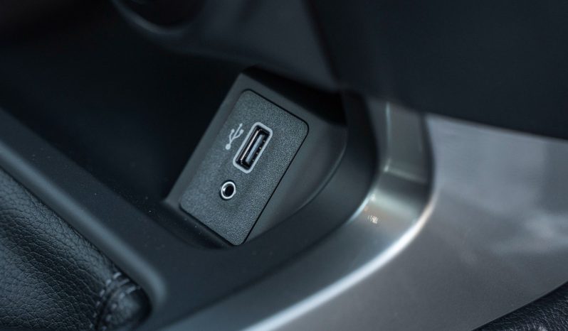 2025 Nissan Navara DC LE 2.5 Litres 4-cylinder Petrol Black Pickup Truck Manual GCC Spec