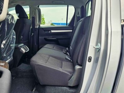 2026 Toyota Hilux SR5 4.0-liter V6 Petrol Engine Silver Black Pickup Truck TRD WOOD INTERIOR