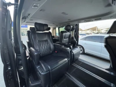 2020 Toyota Granvia 3.5-litre V6 Petrol Engine Black Luxury MPV GCC Specs Automatic