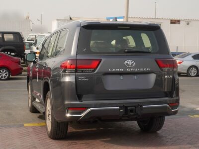 2025 Toyota Land Cruiser VXR 3.5-liter V6 Twin-Turbocharged Petrol Engine Grey Red SUV GCC