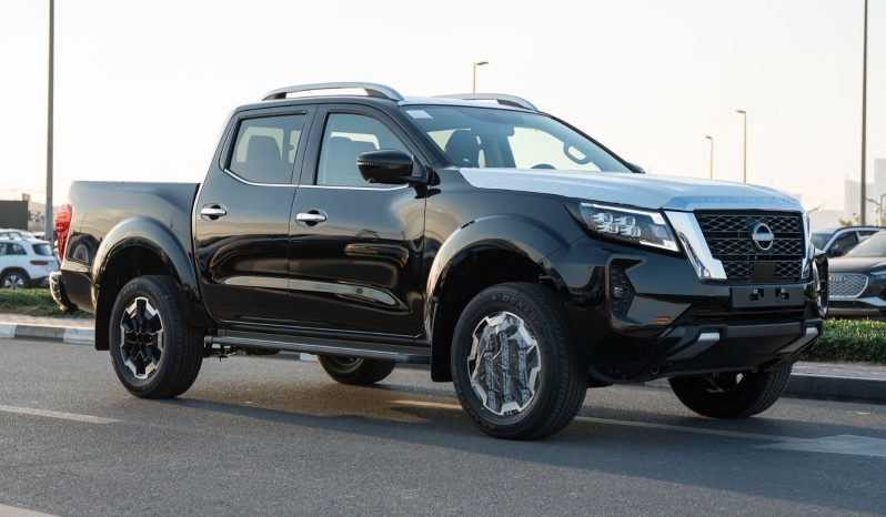 2025 Nissan Navara DC LE 2.5 Litres 4-cylinder Petrol Black Pickup Truck Manual GCC Spec
