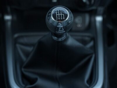 2025 Nissan Navara DC LE 2.5 Litres 4-cylinder Petrol Black Pickup Truck Manual GCC Spec