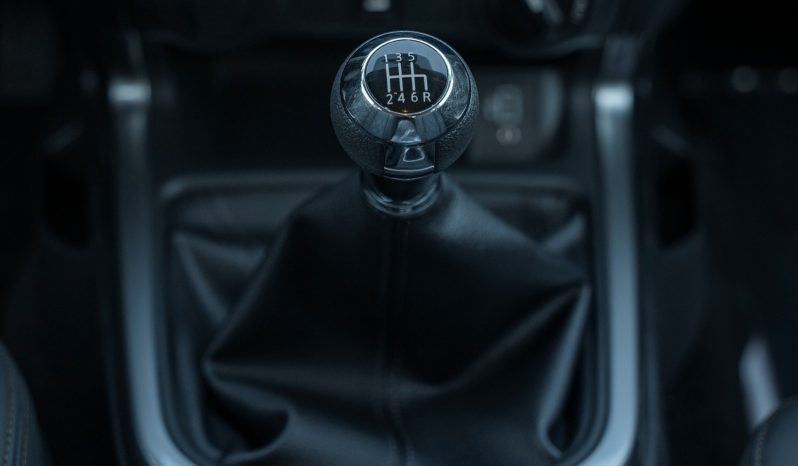 2025 Nissan Navara DC LE 2.5 Litres 4-cylinder Petrol Black Pickup Truck Manual GCC Spec