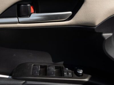 2026 Toyota Camry E-plus 2.5L 4-Cylinder Hybrid Engine Black Beige Sedan Automatic