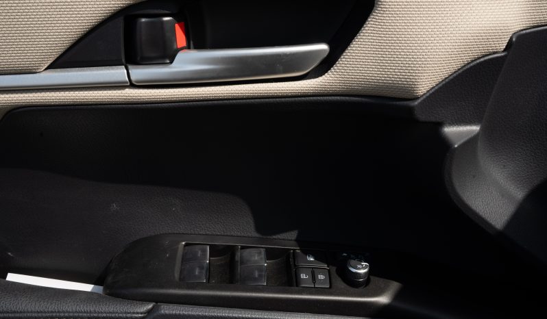 2026 Toyota Camry E-plus 2.5L 4-Cylinder Hybrid Engine Black Beige Sedan Automatic