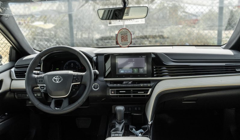2026 Toyota Camry E-plus 2.5L 4-Cylinder Hybrid Engine Black Beige Sedan Automatic