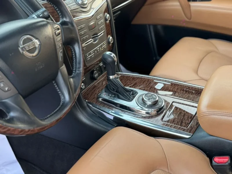 2018 Nissan Patrol LE Platinum 5.6-liter V8 Petrol Engine Black Tan SUV Automatic GCC Specs