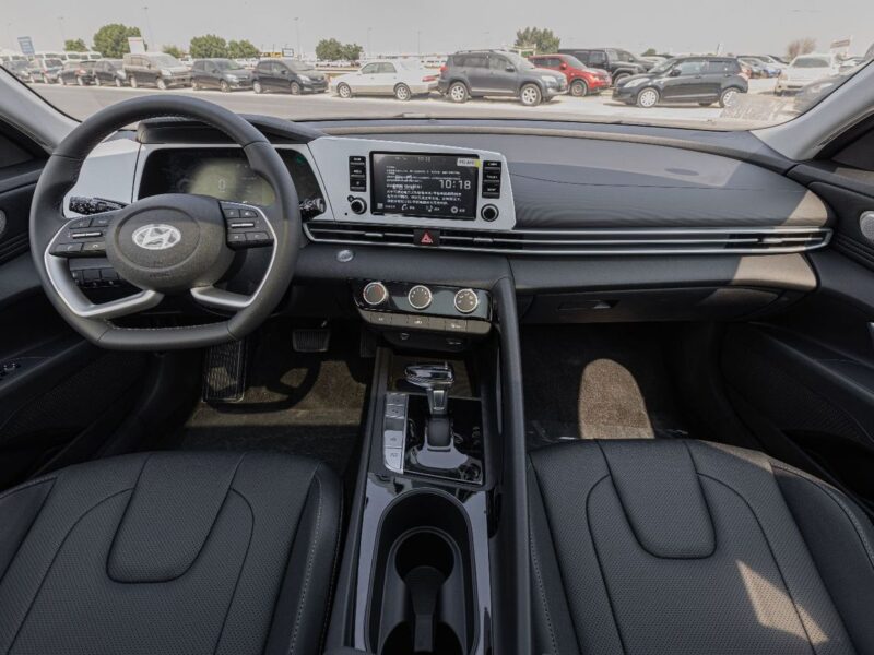2025 Hyundai Elantra GLX Elite 1.5-liter MPI Petrol Engine White Black Sedan Automatic