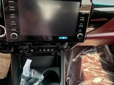 2025 Toyota Hilux 2.7L 4-cylinder Petrol Engine White Red Pickup Truck Automatic Full Option