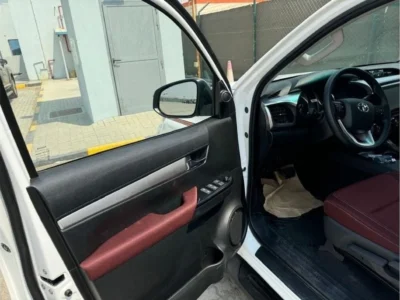 2025 Toyota Hilux 2.7L 4-cylinder Petrol Engine White Red Pickup Truck Automatic Full Option