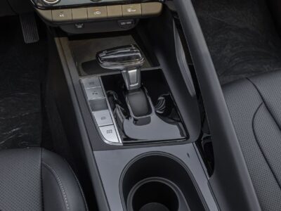 2025 Hyundai Elantra GLX Elite 1.5-liter MPI Petrol Engine White Black Sedan Automatic