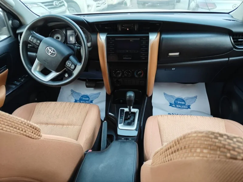 2020 Toyota Fortuner 4-Cylinder Petrol Engine 2.7-liter VVT-i White Tan SUV GCC Specs