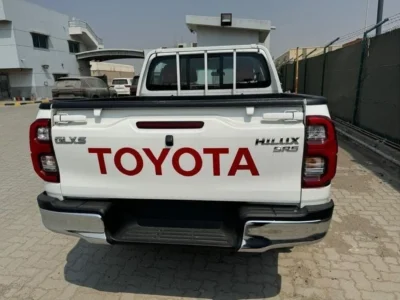 2025 Toyota Hilux 2.7L 4-cylinder Petrol Engine White Red Pickup Truck Automatic Full Option