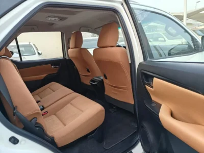 2020 Toyota Fortuner 4-Cylinder Petrol Engine 2.7-liter VVT-i White Tan SUV GCC Specs