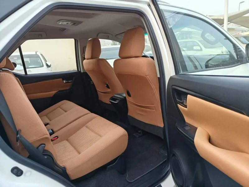 2020 Toyota Fortuner 4-Cylinder Petrol Engine 2.7-liter VVT-i White Tan SUV GCC Specs