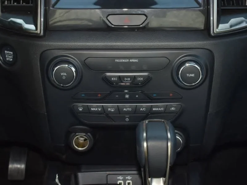 2022 Ford Ranger Wildtrak 3.2-liter 5-cylinder Turbo Diesel White Black Pickup Truck Automatic