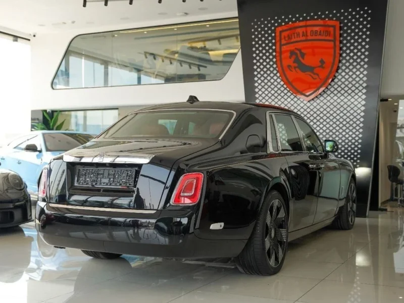 2023 Rolls-Royce Phantom La Gondola 1 of 1 6.75-litre Twin-Turbo V12 Black Red Sedan