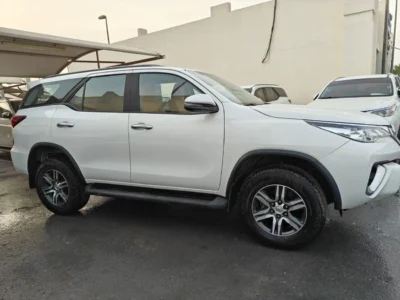 2020 Toyota Fortuner 4-Cylinder Petrol Engine 2.7-liter VVT-i White Tan SUV GCC Specs