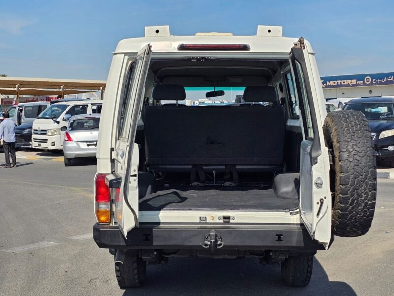 2018 Toyota Land Cruiser 70 4.2L DIESEL MT RHD 6 Cylinders Engine White Black SUV