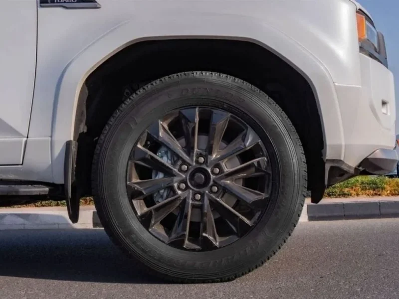 2025 Toyota Prado 2.4L turbocharged 4-Cylinder Petrol Engine White Beige SUV