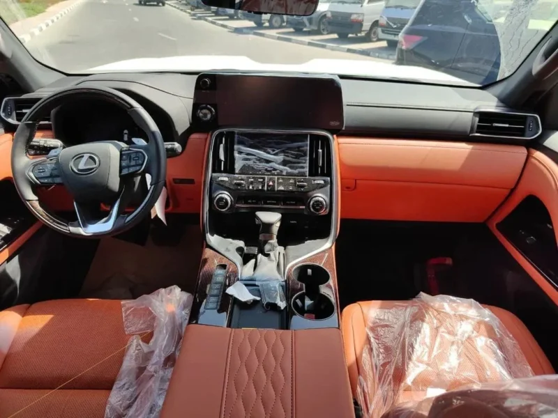 2025 Lexus LX600 VIP 3.5-liter twin-turbo V6 Petrol Engine Black Tan SUV Automatic GCC Specs