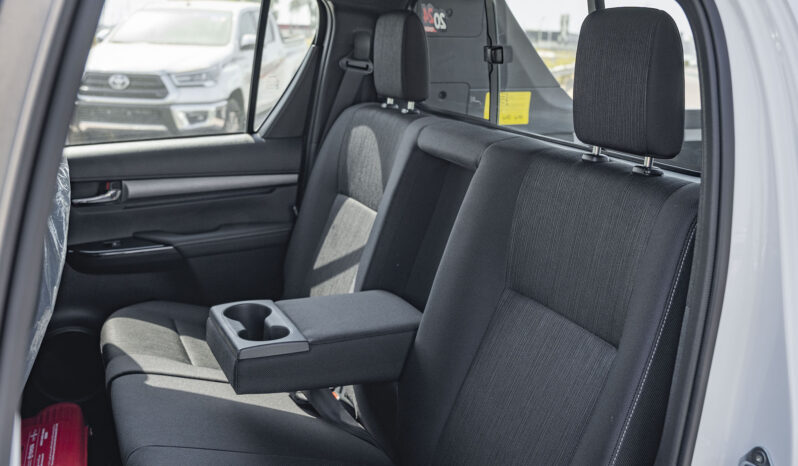 2025 Toyota Hilux Adventure 4.0L V6 DOHC 24-Valve with Dual VVT-i White Black Pickup