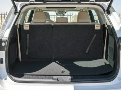 2025 Toyota Highlander Hybrid VXR 2.5 Litres 4 Cylinders Engine White Beige SUV