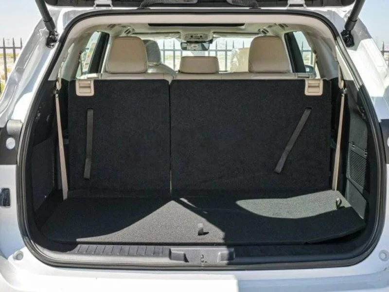 2025 Toyota Highlander Hybrid VXR 2.5 Litres 4 Cylinders Engine White Beige SUV