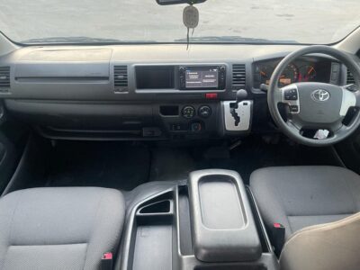 2017 Toyota Hiace Commuter SLWB 3.0 Litres 4 Cylinder Diesel Engine White Grey Van