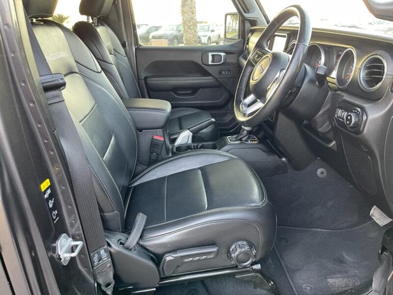 2021 Jeep Wrangler Unlimited Overland 3.6 Litres Pentastar V6 Petrol Engine Grey Black SUV