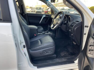 2017 Toyota Land Cruiser Prado Altitude 2.8L 4 Cylinder Turbo Diesel White Grey SUV