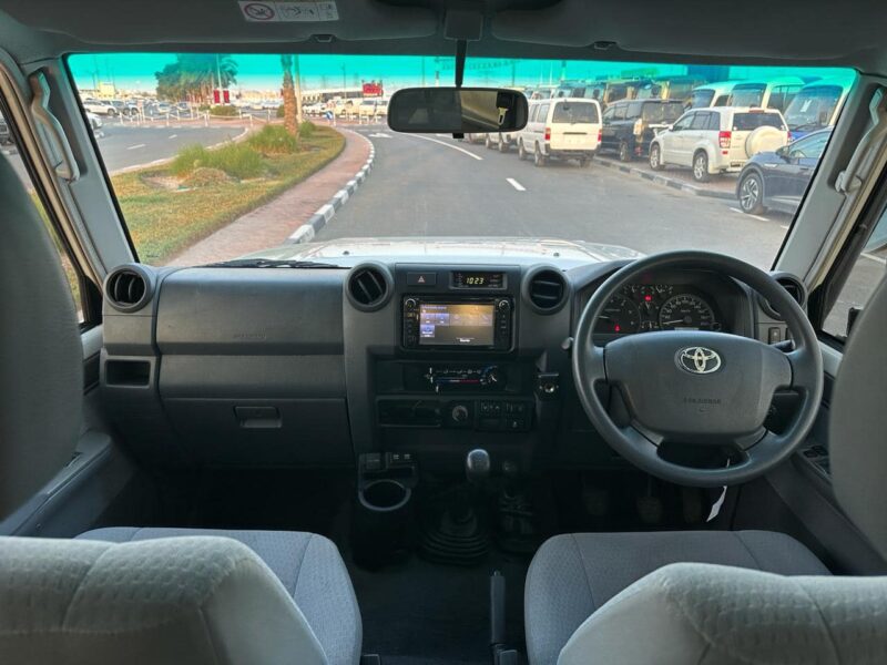 2020 Toyota Land Cruiser 79 Series Dual Cab 4.5L V8 Turbo Diesel White Grey Pickup Truck