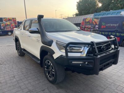 2021 Toyota Hilux SR5 Dual Cab 2.8L 4-cylinder Turbo-Diesel Engine White Black Pickup