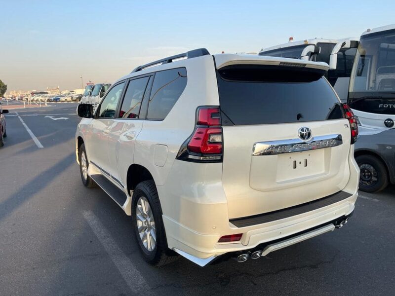 2017 Toyota Land Cruiser Prado Altitude 2.8L 4 Cylinder Turbo Diesel White Grey SUV