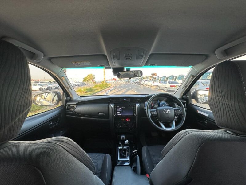 2022 Toyota Fortuner GXL Auto 2.8L 4 Cylinders Turbo Diesel Engine White Black SUV