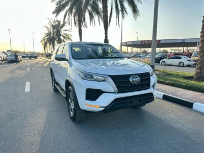 2022 Toyota Fortuner GXL Auto 2.8L 4 Cylinders Turbo Diesel Engine White Black SUV