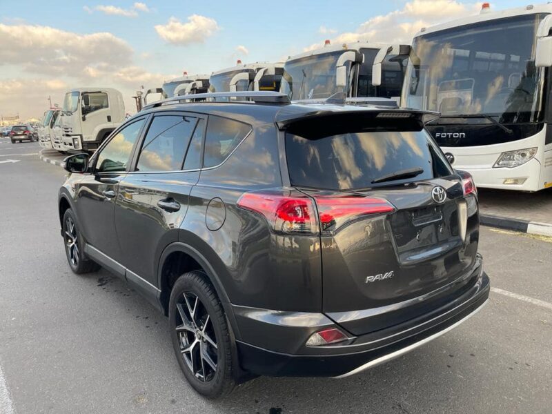 2017 Toyota RAV 4 GXL 2.0-liter inline 4-Cylinder Petrol Engine Grey Red SUV