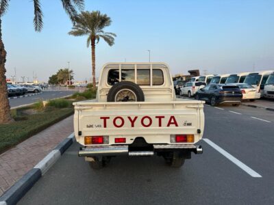 2020 Toyota Land Cruiser 79 Series Dual Cab 4.5L V8 Turbo Diesel White Grey Pickup Truck