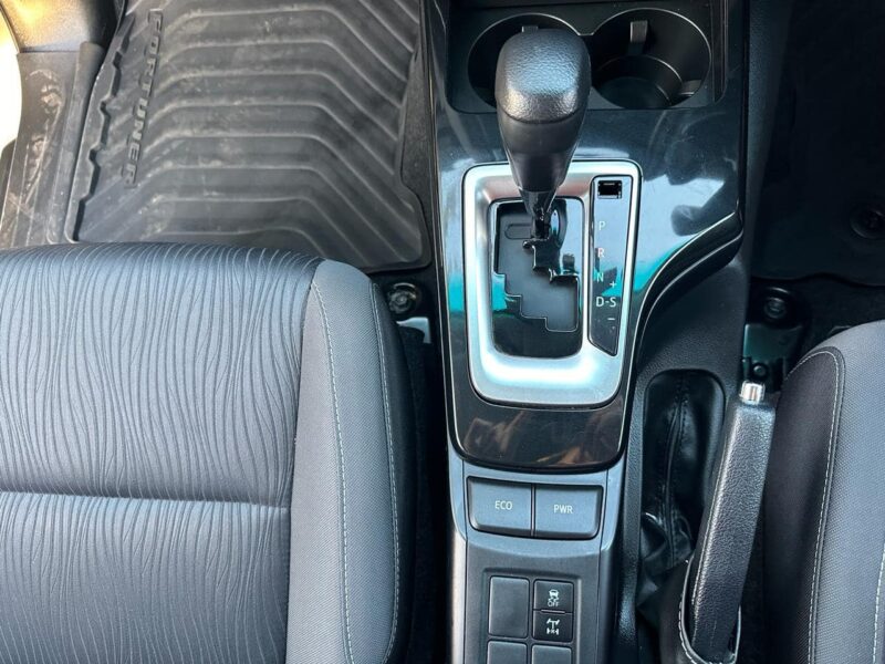 2022 Toyota Fortuner GXL Auto 2.8L 4 Cylinders Turbo Diesel Engine White Black SUV