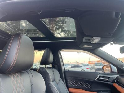 2022 Mitsubishi Outlander Exceed 2.5 Litre 4-cylinder Petrol Engine White Black SUV