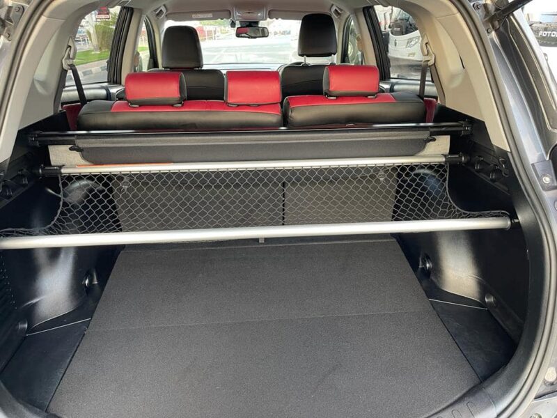 2017 Toyota RAV 4 GXL 2.0-liter inline 4-Cylinder Petrol Engine Grey Red SUV