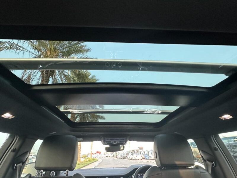 2022 Land Rover Range Rover Evoque P250 R-Dynamic SE 2.0L I4 Engine White Black SUV