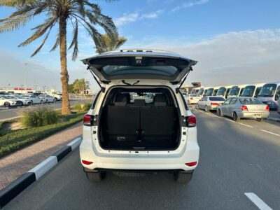 2022 Toyota Fortuner GXL Auto 2.8L 4 Cylinders Turbo Diesel Engine White Black SUV