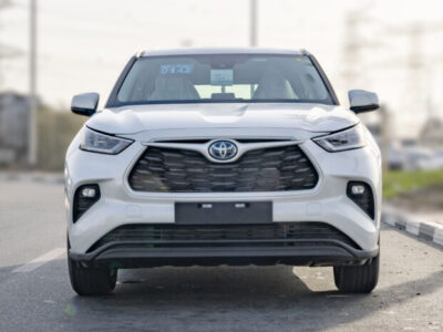 2025 Toyota Highlander LE 2.5L Inline-4 Hybrid Engine White Black SUV Automatic