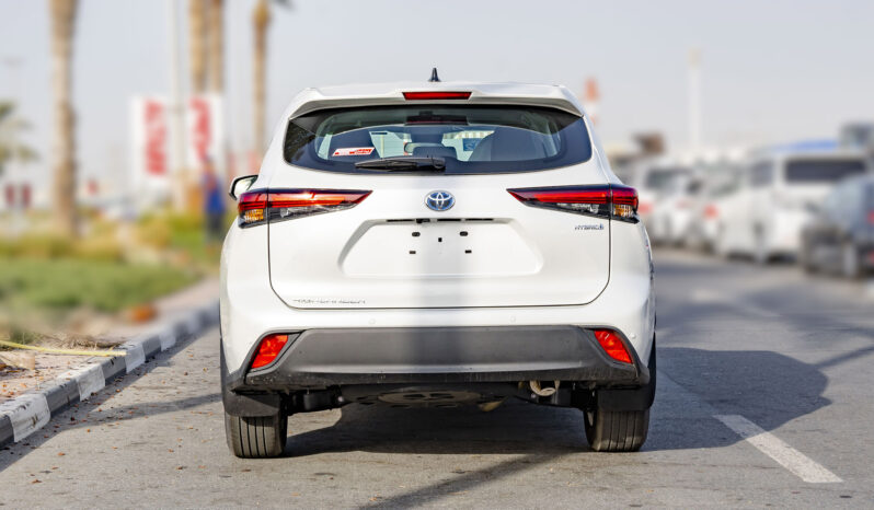 2025 Toyota Highlander LE 2.5L Inline-4 Hybrid Engine White Black SUV Automatic