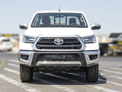 2025 Toyota Hilux 2.7L 4-cylinder, DOHC, 16-valve with VVT-i White Red Pickup Truck