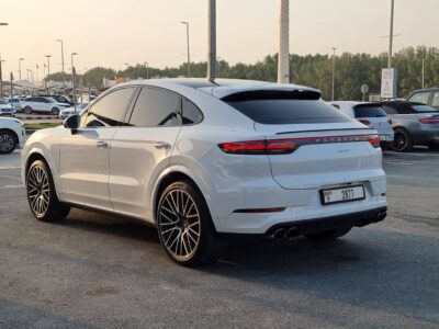 2023 Porsche Cayenne 3.0 Liters 6 Cylinders Petrol Engine White Red SUV GCC