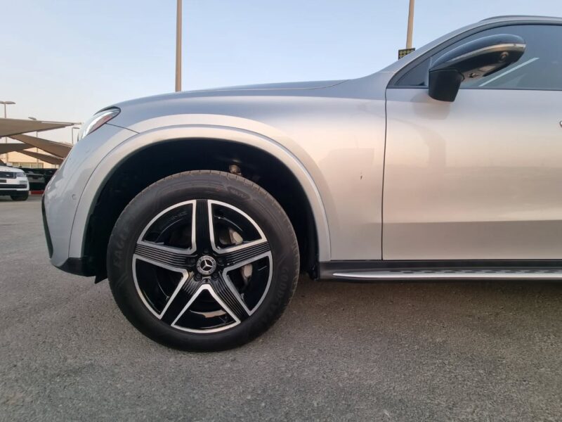 2024 Mercedes-Benz GLC 2.0-liter Inline 4-cylinder Turbocharged Engine Silver Black SUV