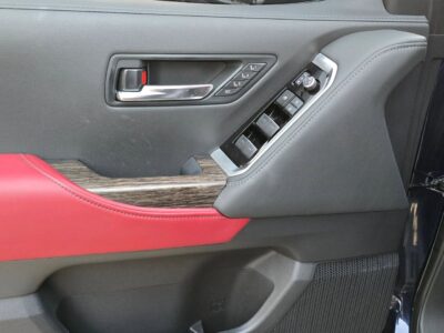 2023 Toyota Land Cruiser VXR 3.5L Twin Turbo V6 Petrol Engine Black Red SUV