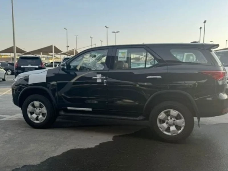 2024 Toyota Fortuner 2.4L 4 Cylinders In-line Diesel Engine Black Tan SUV GCC Specs